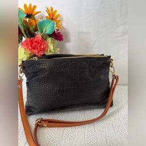 Valentina EUC croc embossed leather triple compartment crossbody conversion